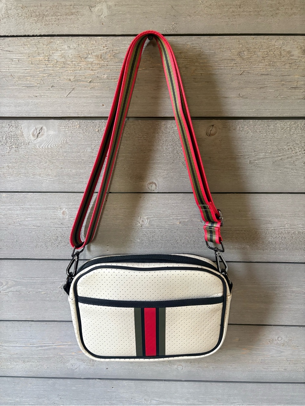 HAUTE SHORE Crossbody - Picture 5 of 6